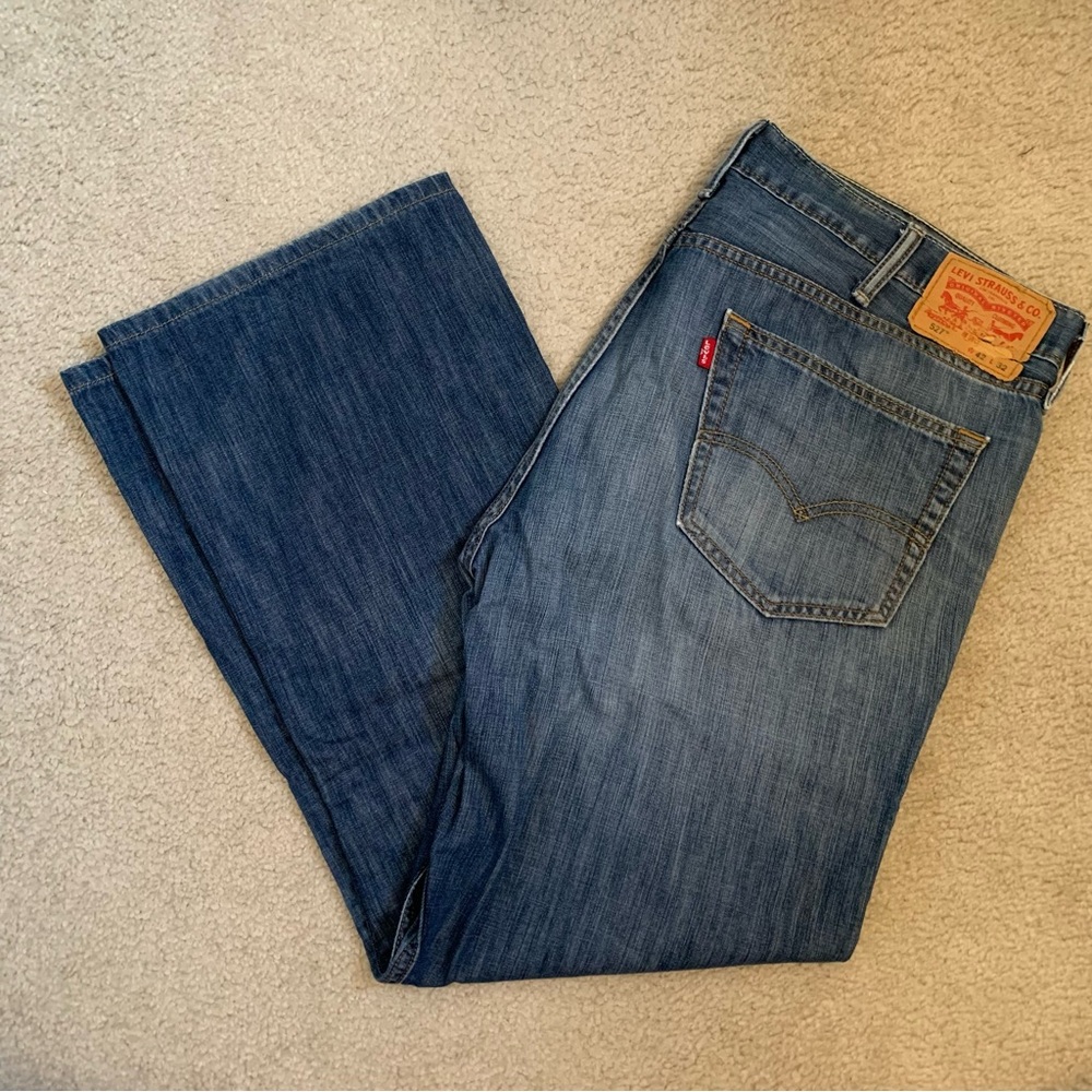 Levi's Strauss Medium Wash 100% Cotton Blue Jeans Style 527 Slim Bootcut 42 x 32